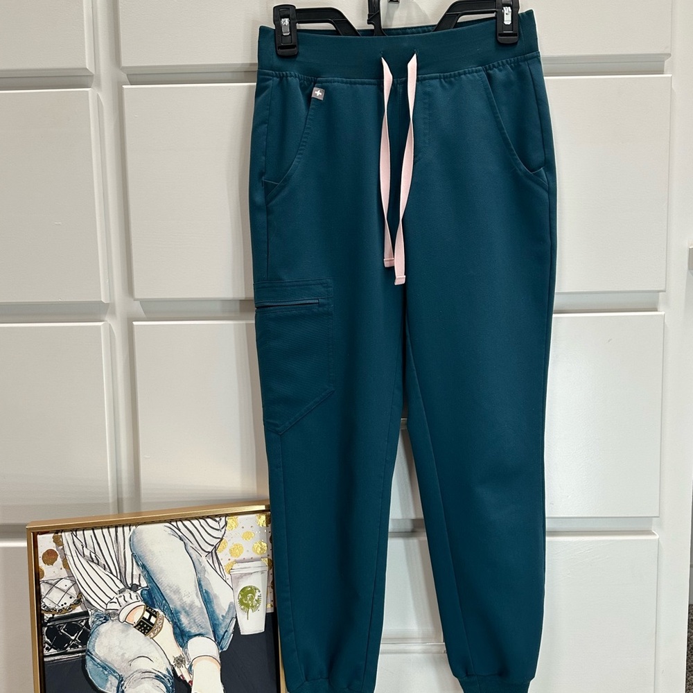 Figs Women's Teal Zamora Joggers with Pink Drawstring/XXSP